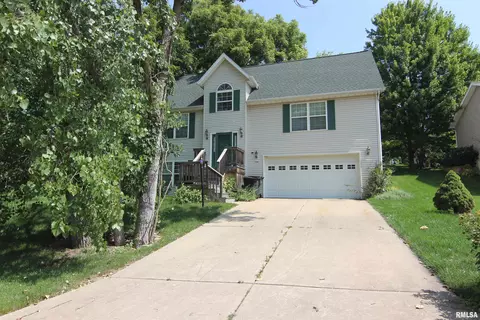 109 Walnut Dr, East Peoria, IL 61611