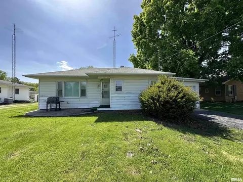 523 N Elizabeth St, Colchester, IL 62326