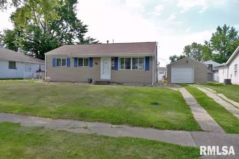 212 Radisson Rd, Marquette Heights, IL 61554