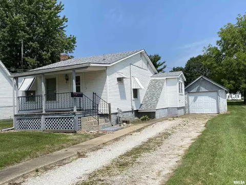 929 E Chestnut St, Canton, IL 61520