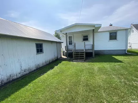 929 E Chestnut St, Canton, IL 61520 photo 22