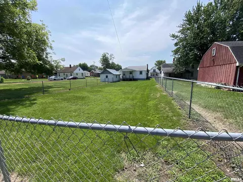929 E Chestnut St, Canton, IL 61520 photo 30