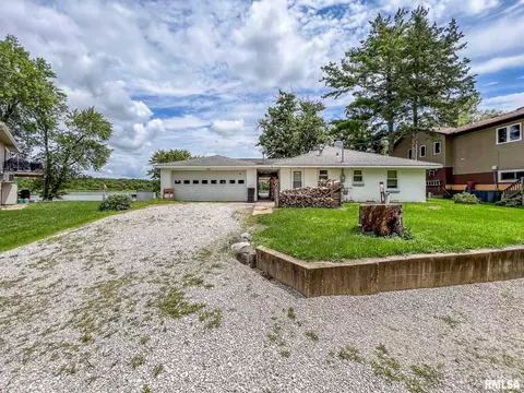 17524 River Ln, Chillicothe, IL 61523