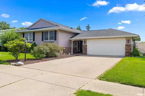 6804 N Terra Vista Dr, Peoria, IL 61614