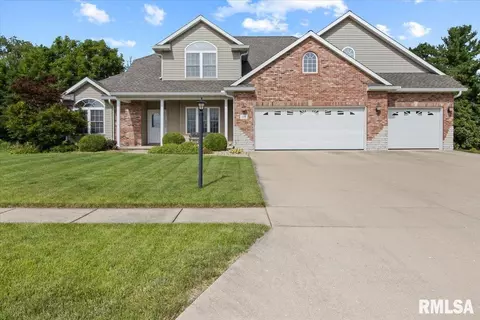 712 Evergreen Dr, Washington, IL 61571