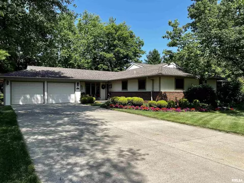 812 N Madison St, Macomb, IL 61455