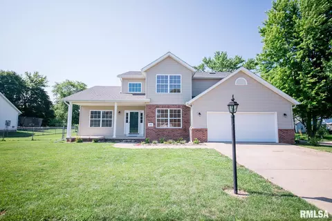 600 North St, Washington, IL 61571