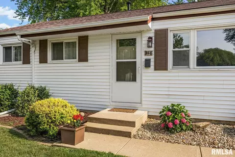 218 Radisson Rd, Marquette Heights, IL 61554 photo 4