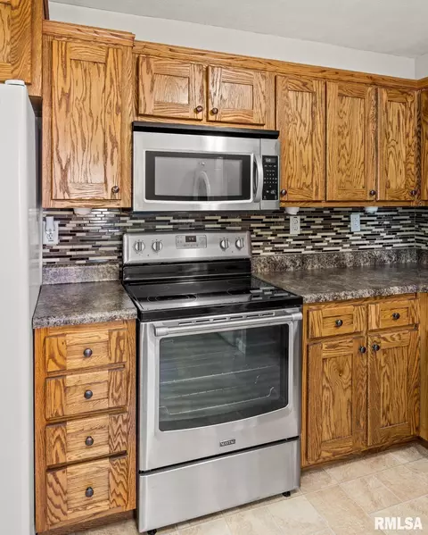 218 Radisson Rd, Marquette Heights, IL 61554 photo 12