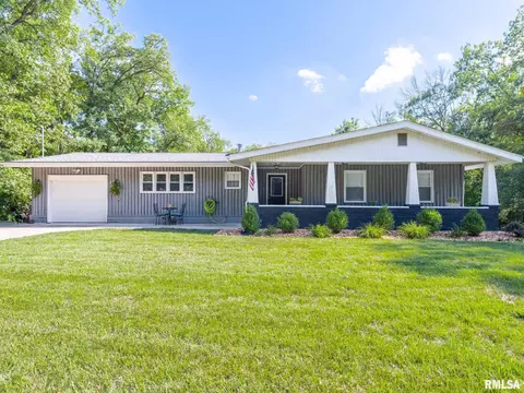 237 Wildwood Dr, Groveland, IL 61535