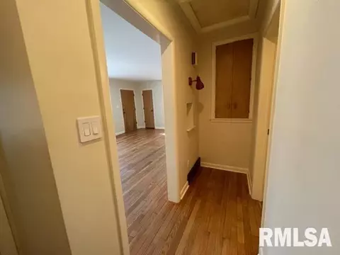 627 E Washington St, Macomb, IL 61455 photo 11