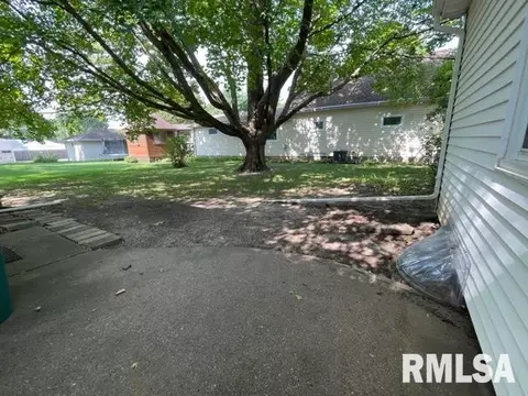 627 E Washington St, Macomb, IL 61455 photo 29