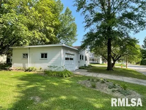 627 E Washington St, Macomb, IL 61455 photo 4