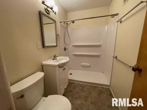 627 E Washington St, Macomb, IL 61455 photo 17