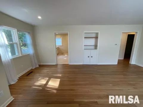 627 E Washington St, Macomb, IL 61455 photo 7