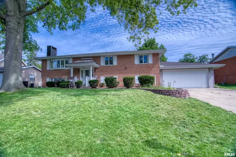 2111 W Newman Pkwy, Peoria, IL 61604