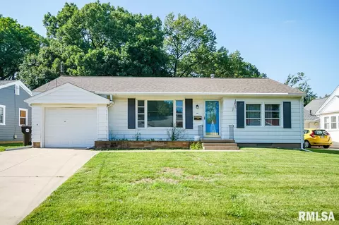 16 Lauterbach Dr, Bartonville, IL 61607
