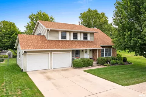 1108 Hawthorne Ave, Pekin, IL 61554