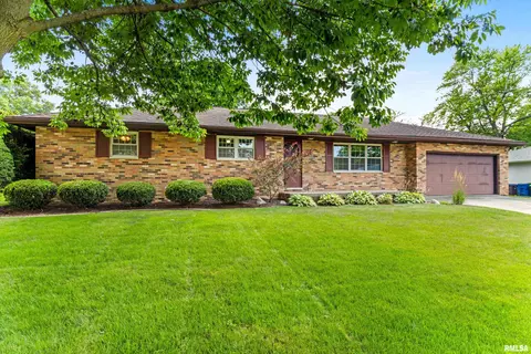 404 W Washington St, Tremont, IL 61568