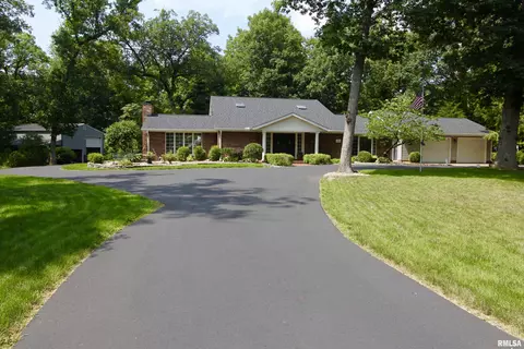 27 Waldheim Rd, Morton, IL 61550