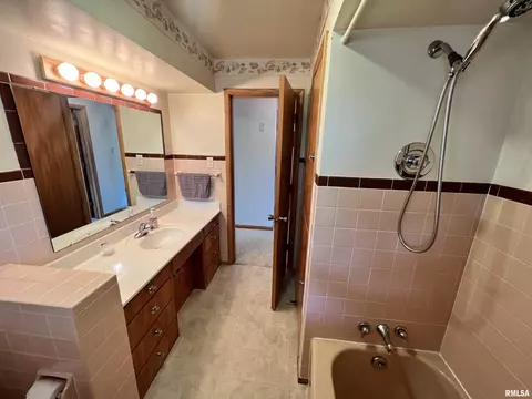 509 W Crestwood Dr, Eureka, IL 61530 photo 25