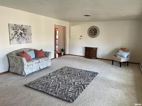 509 W Crestwood Dr, Eureka, IL 61530 photo 18
