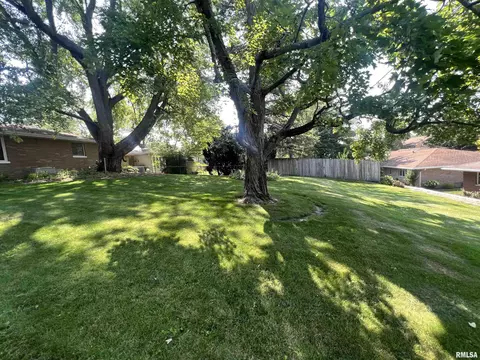 509 W Crestwood Dr, Eureka, IL 61530 photo 45