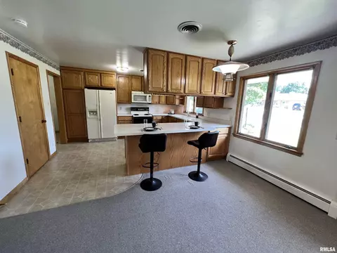 509 W Crestwood Dr, Eureka, IL 61530 photo 9