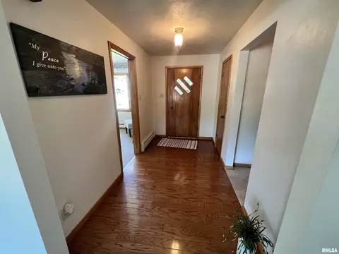 509 W Crestwood Dr, Eureka, IL 61530 photo 5
