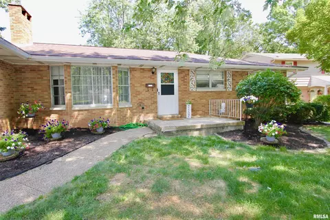 4204 N Northbrook Ct, Peoria, IL 61614