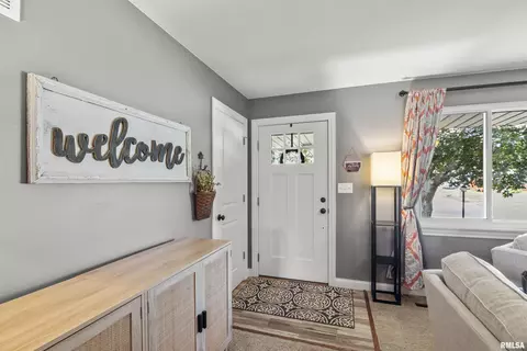909 Hampton Rd, Washington, IL 61571 photo 4