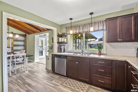 909 Hampton Rd, Washington, IL 61571 photo 11