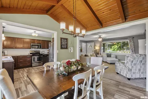 909 Hampton Rd, Washington, IL 61571 photo 5