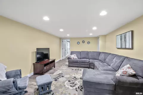 909 Hampton Rd, Washington, IL 61571 photo 28