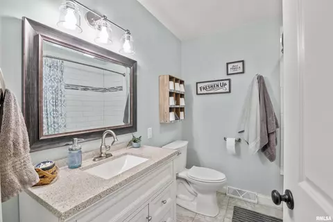 909 Hampton Rd, Washington, IL 61571 photo 14