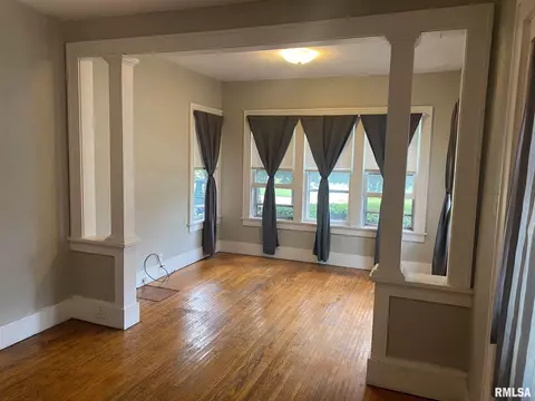 532 N Randolph St, Macomb, IL 61455 photo 5