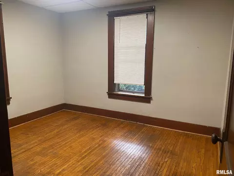 532 N Randolph St, Macomb, IL 61455 photo 9