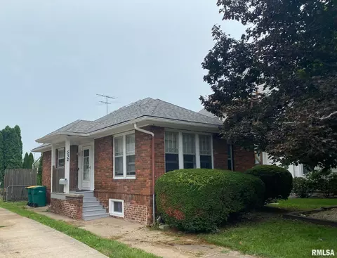 532 N Randolph St, Macomb, IL 61455