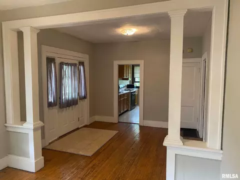 532 N Randolph St, Macomb, IL 61455 photo 6