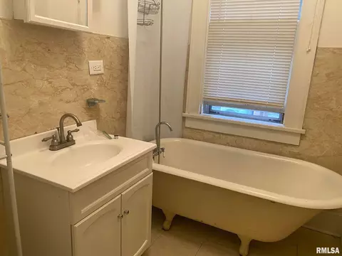 532 N Randolph St, Macomb, IL 61455 photo 10