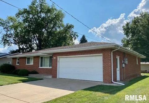 113 Lafayette Ln, East Peoria, IL 61611