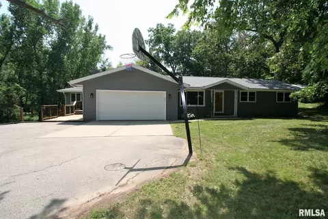 20 Canterbury Rd, Mackinaw, IL 61755