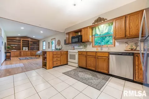 1013 Redbud Ln, Eureka, IL 61530 photo 12