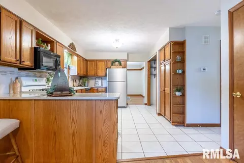 1013 Redbud Ln, Eureka, IL 61530 photo 11