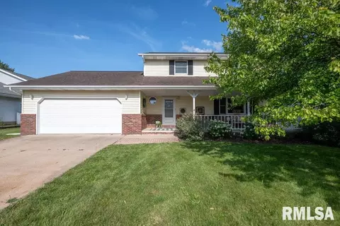 1013 Redbud Ln, Eureka, IL 61530