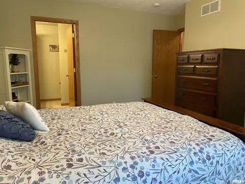 202 Elm Cir, Eureka, IL 61530 photo 18