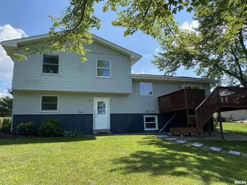 202 Elm Cir, Eureka, IL 61530 photo 4