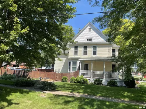 107 E Clinton St, Brimfield, IL 61517