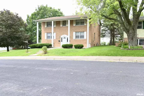 7307 N Oxford Pl, Peoria, IL 61614