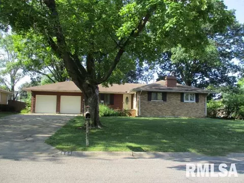 904 W Broadmoor St, Peoria, IL 61614